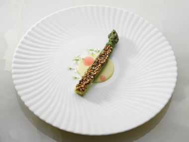 Asperge verte aux céréales germées, sabayon vin jaune